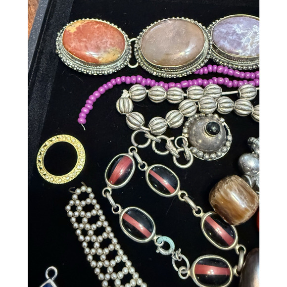 2.5 lb Vintage Broken Jewelry Lot Craft Repair Beads Stones India Metal - Picture 10 of 16